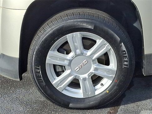 Used 2015 GMC Terrain SLT image 8