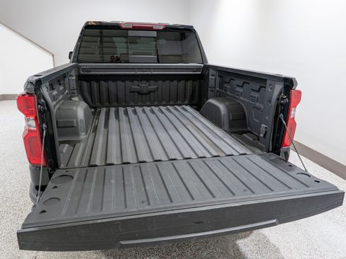 Used 2025 Chevrolet Silverado 1500 RST AWD/4WD image 11