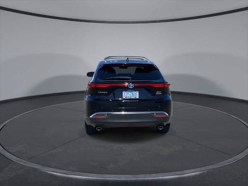 Certified 2022 Toyota Venza XLE AWD/4WD image 8
