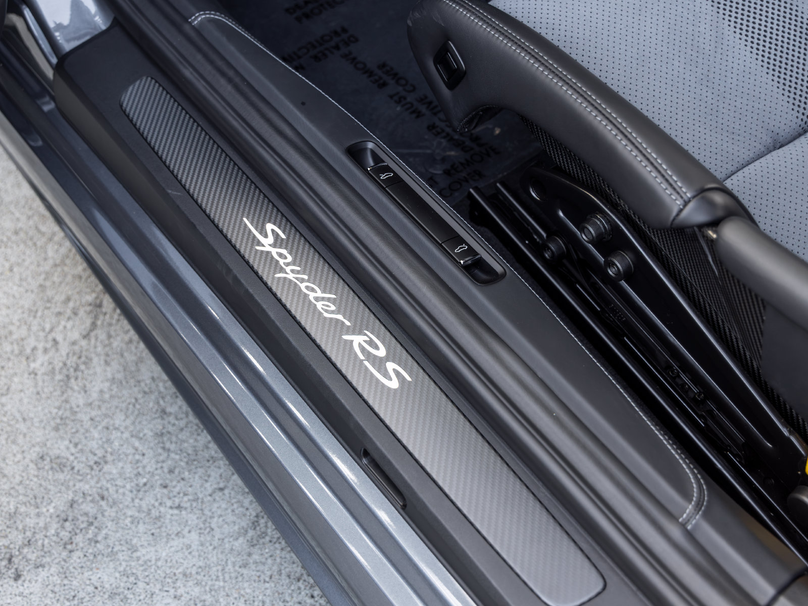 Certified 2025 Porsche 718 Boxster Spyder RS RWD image 38