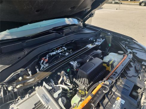 Certified 2023 Ford Explorer Platinum w/ Technology Package image 12