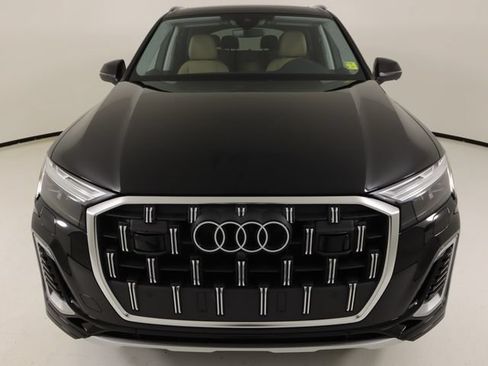 Certified 2025 Audi Q7 3.0T Premium Plus AWD/4WD image 8
