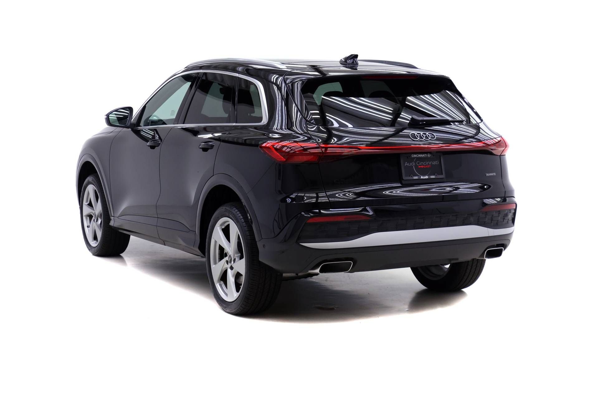Certified 2025 Audi Q5 Premium AWD/4WD image 5