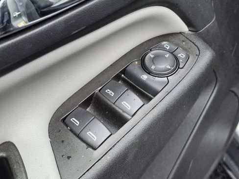 Used 2023 Chevrolet Equinox LT image 16