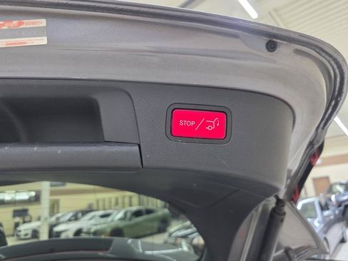 Used 2017 Mercedes-Benz GLA 250 w/ Premium Package image 15