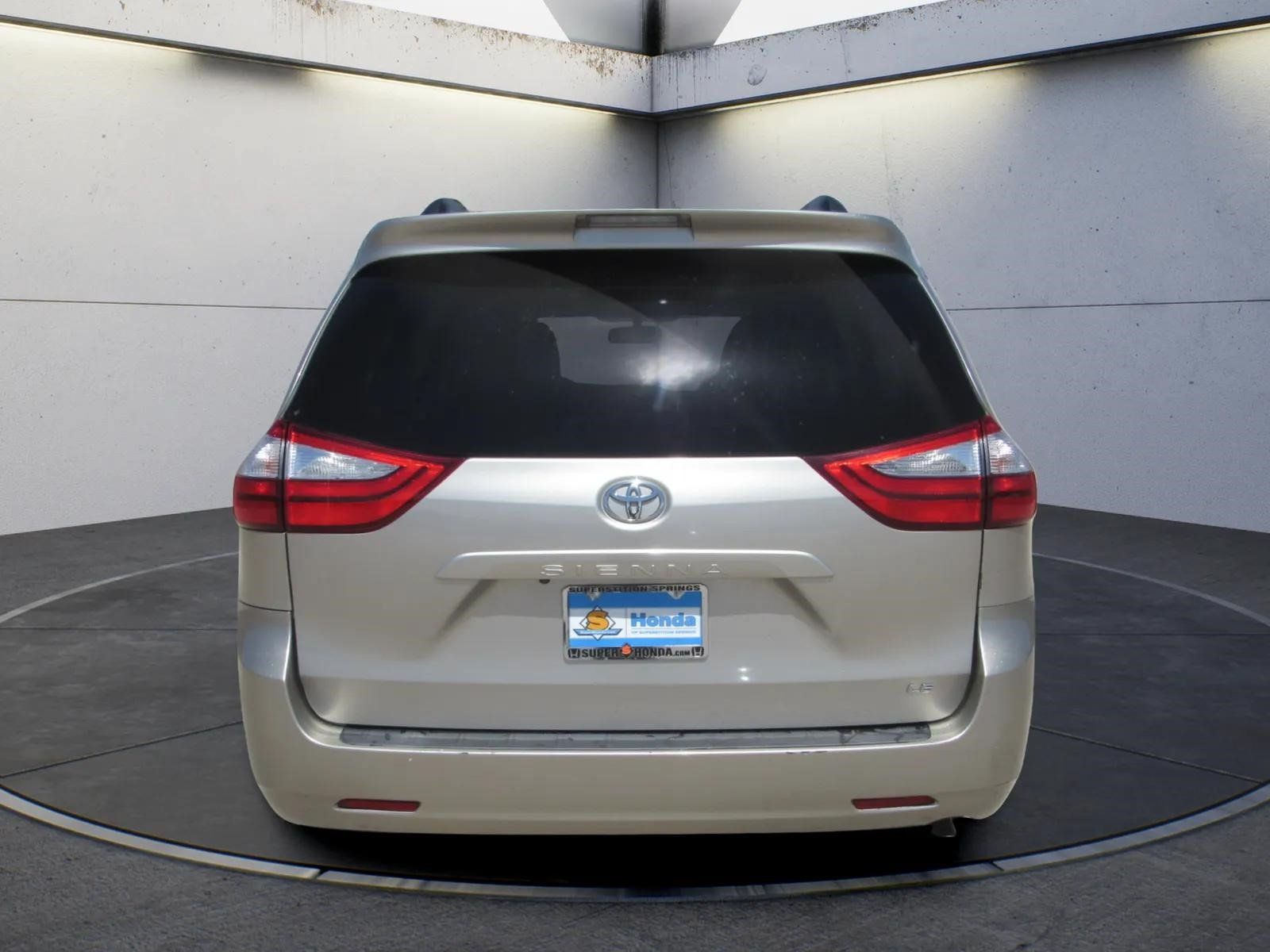 Used 2016 Toyota Sienna LE FWD image 7