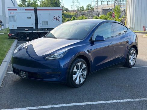 Used 2022 Tesla Model Y Long Range AWD/4WD image 9