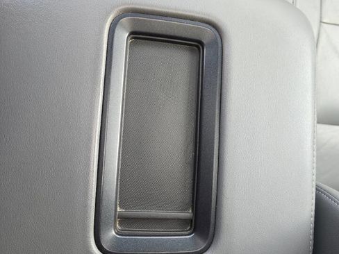 Used 2015 Chevrolet Tahoe LT image 17