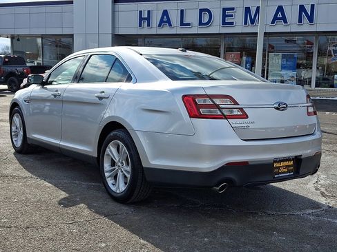 Used 2015 Ford Taurus SE image 5