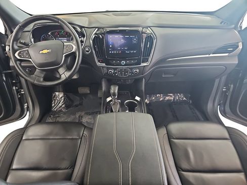 Used 2023 Chevrolet Traverse LT w/ LT Premium Package AWD/4WD image 9