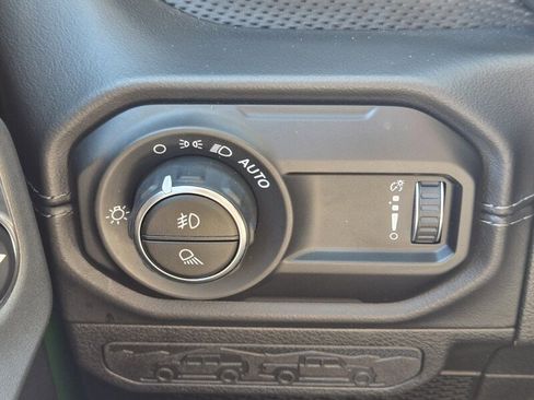 Used 2025 Jeep Gladiator Rubicon AWD/4WD image 28