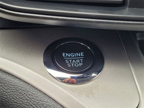 Used 2022 Ford Explorer XLT image 19