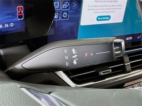 New 2025 Chevrolet Equinox EV LT image 11