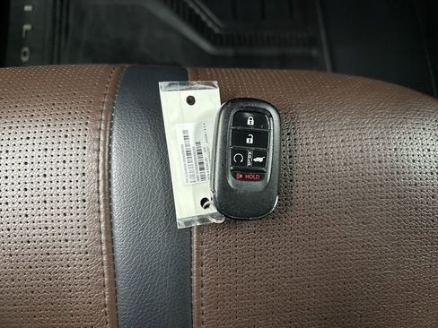 Used 2024 Honda Pilot Elite image 43