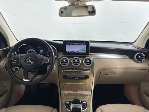 Used 2018 Mercedes-Benz GLC 300 w/ Multimedia Package image 26