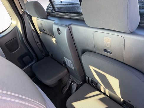 Used 2022 Nissan Frontier SV image 13