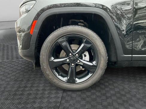 Used 2023 Jeep Grand Cherokee Altitude image 14