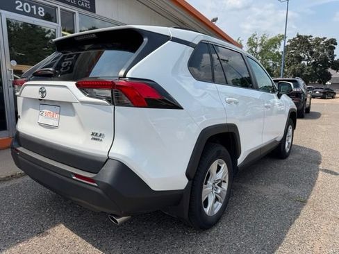 Used 2021 Toyota RAV4 XLE w/ XLE Grade Weather Package AWD/4WD image 7