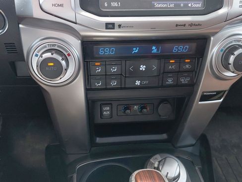 Used 2018 Toyota 4Runner Limited AWD/4WD image 27