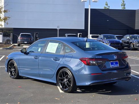 Used 2025 Honda Civic Sport image 6