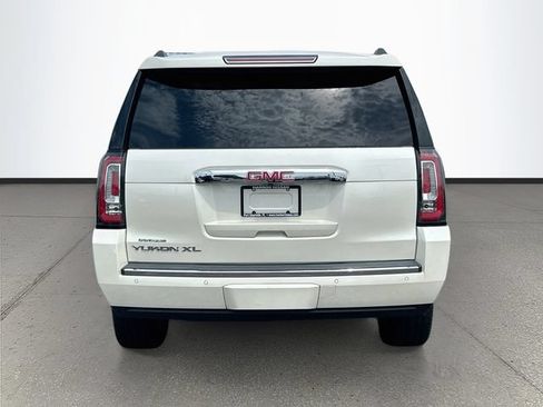 Used 2015 GMC Yukon XL Denali w/ Touring Package AWD/4WD image 31