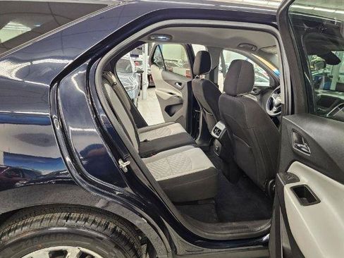 Used 2021 Chevrolet Equinox LS w/ LS Convenience Package FWD image 11