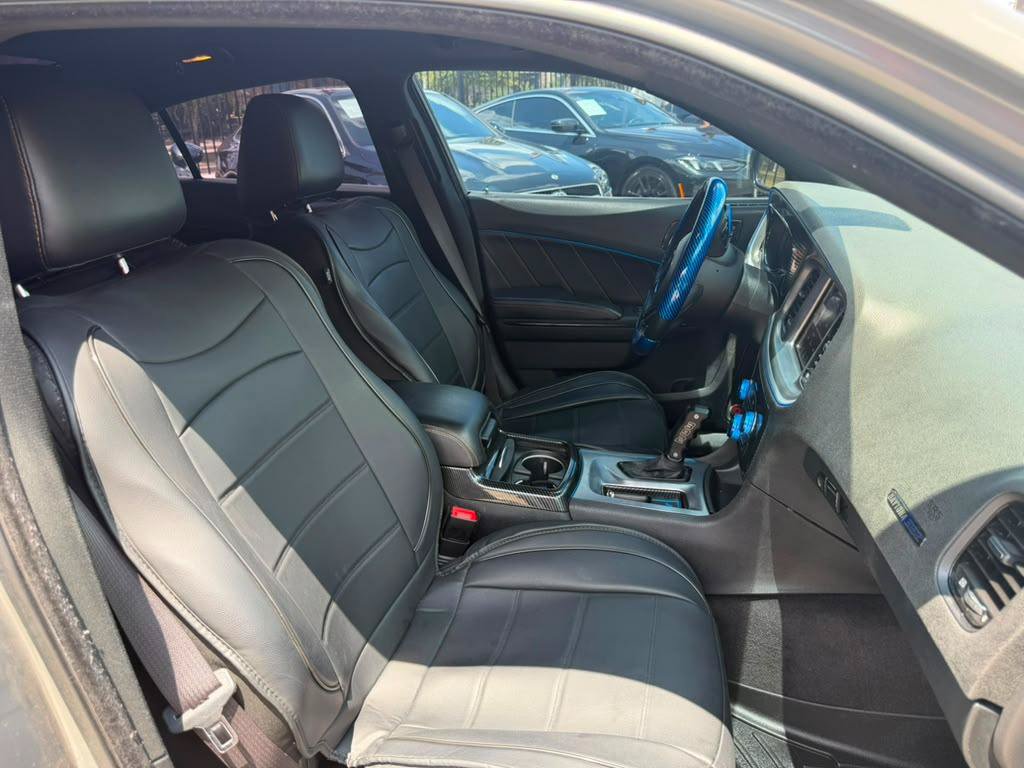 Used 2017 Dodge Charger R/T RWD image 18