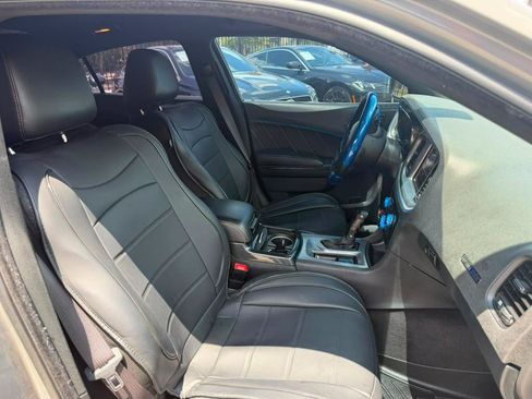 Used 2017 Dodge Charger R/T RWD image 18