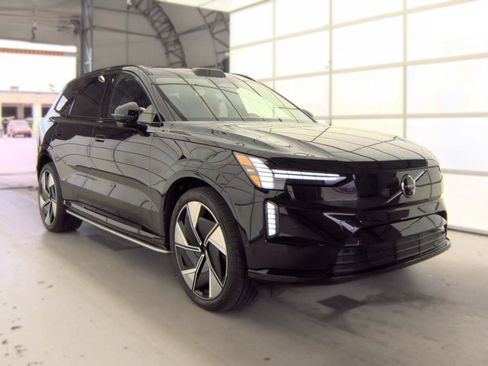 Used 2025 Volvo EX90 Ultra AWD/4WD image 5