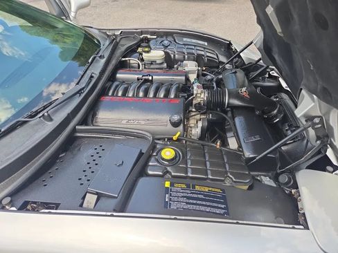 Used 2004 Chevrolet Corvette Coupe w/ Preferred Equipment Group RWD image 13