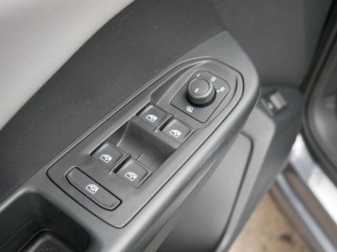 Used 2022 Volkswagen Taos SE image 16