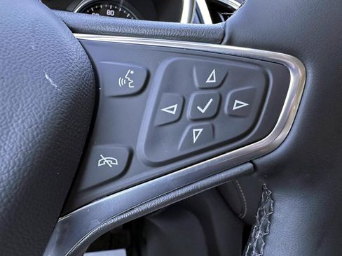 Used 2023 Chevrolet Equinox Premier AWD/4WD image 18
