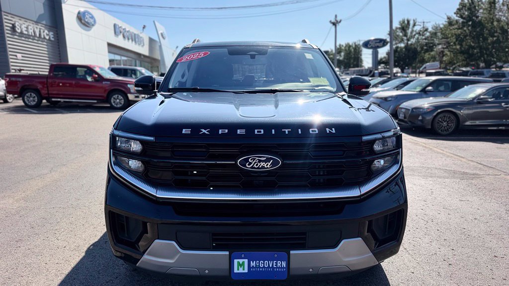 Used 2025 Ford Expedition Platinum AWD/4WD image 11