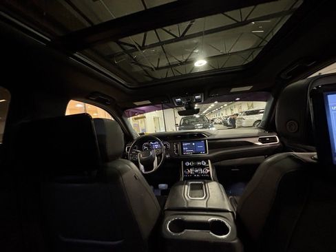 Used 2021 GMC Yukon XL Denali w/ Denali Premium Package image 16