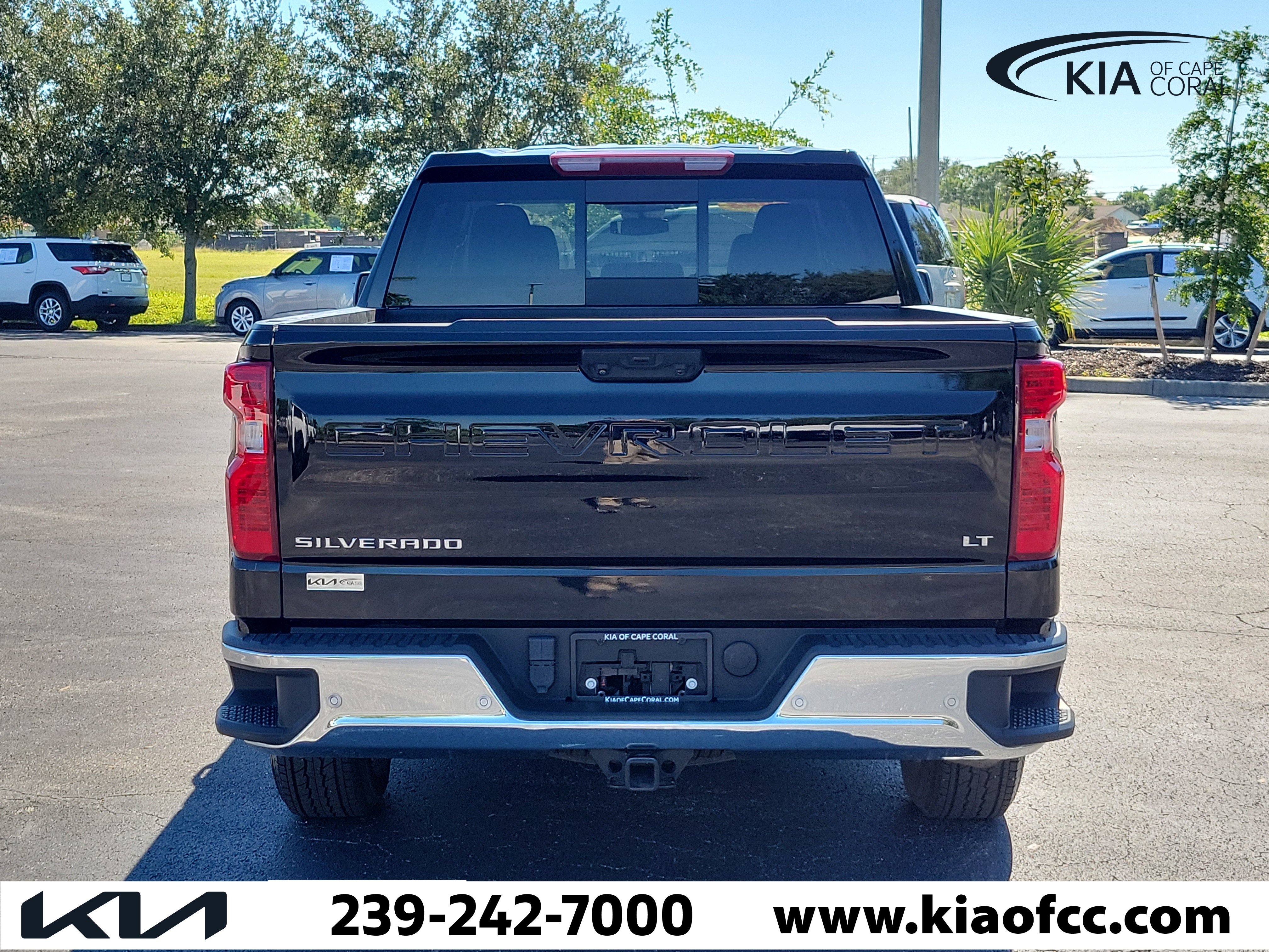 Used 2023 Chevrolet Silverado 1500 LT w/ Safety Package AWD/4WD image 5