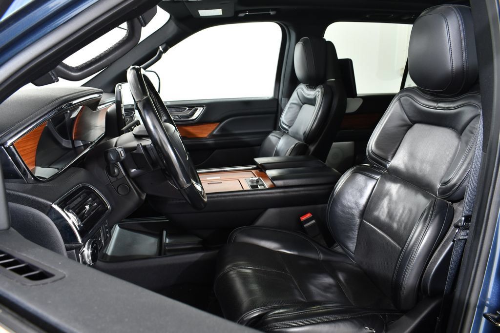 Used 2019 Lincoln Navigator L Reserve AWD/4WD image 6