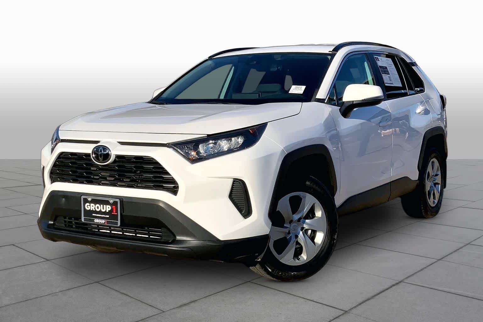 Used 2021 Toyota RAV4 LE FWD image 1