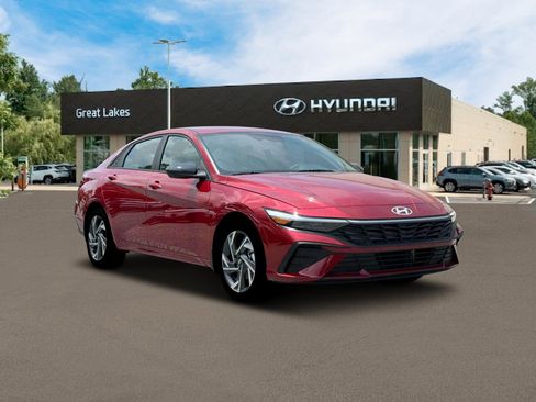 New 2025 Hyundai Elantra SEL image 11
