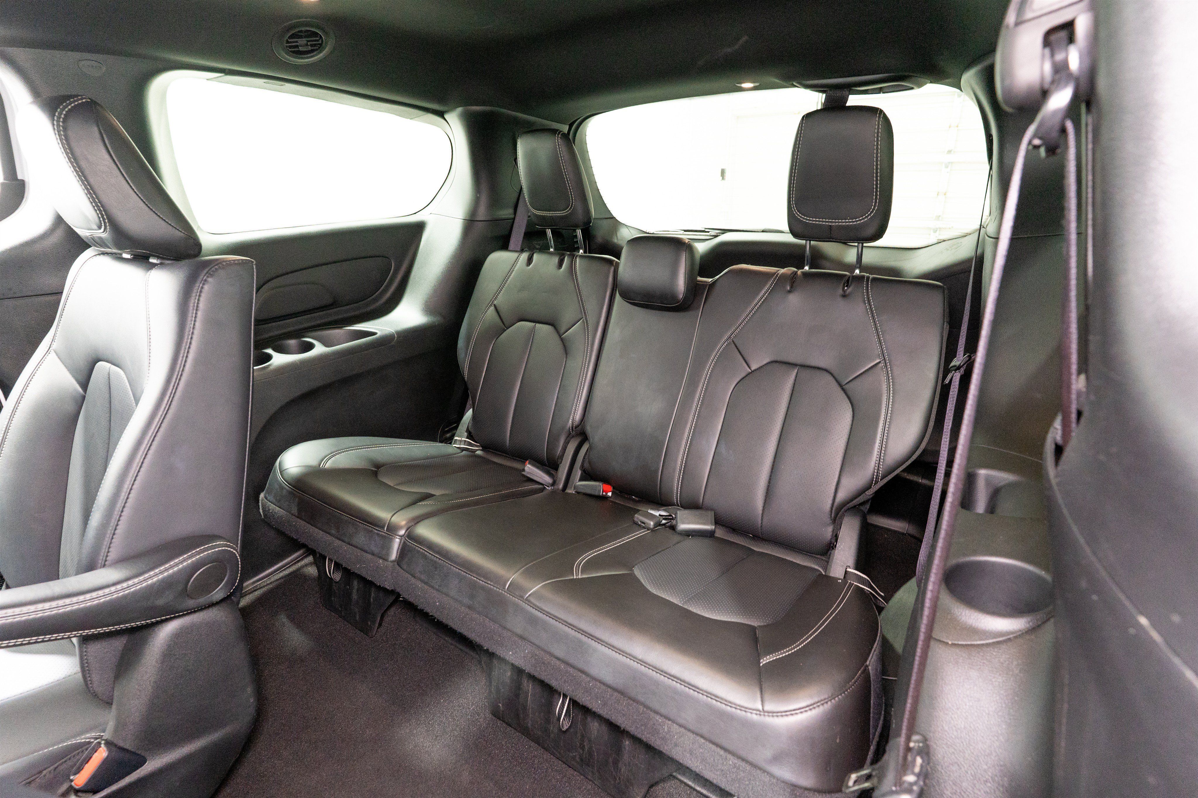 Used 2024 Chrysler Pacifica Limited FWD image 33