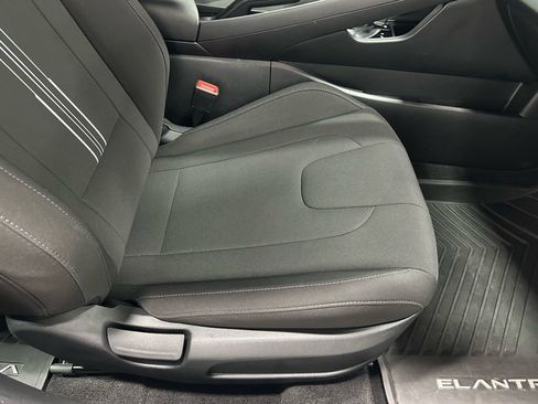 Used 2025 Hyundai Elantra Sport image 54