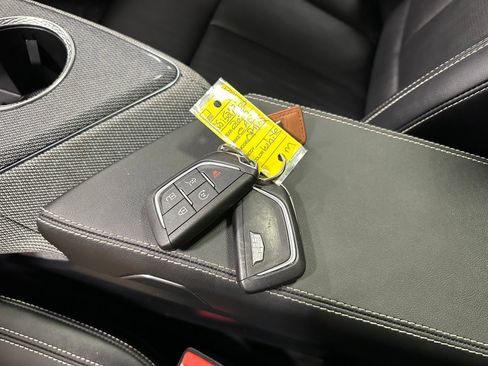 Used 2025 Cadillac Optiq Luxury 2 w/ LPO, Floor Liner Package AWD/4WD image 33