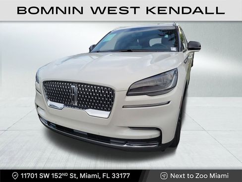 Used 2023 Lincoln Aviator Reserve image 2