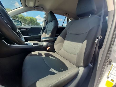 Used 2025 Toyota RAV4 XLE image 7