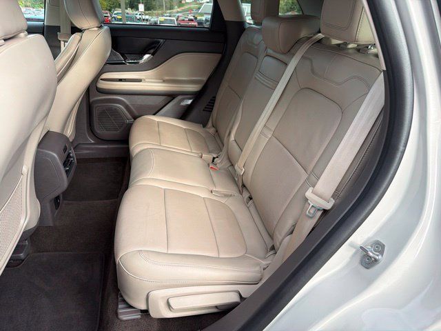 Used 2022 Lincoln Corsair FWD w/ Premium Package image 16