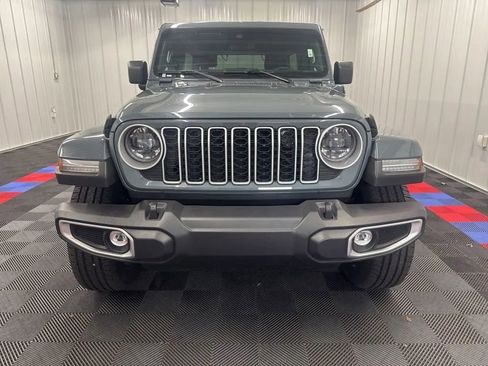 Used 2025 Jeep Wrangler Unlimited Sahara image 7