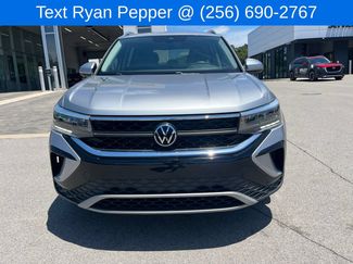 Used 2022 Volkswagen Taos SE w/ Driver Assistance Package FWD video 2