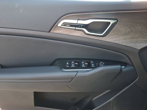 Certified 2024 Kia Sportage X-Line AWD/4WD image 11