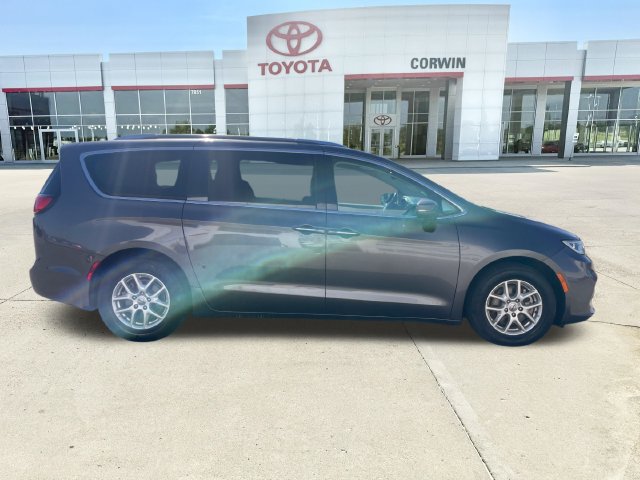 Used 2021 Chrysler Pacifica Touring-L FWD image 6