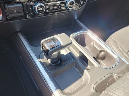 New 2026 GMC Sierra 1500 SLT image 31