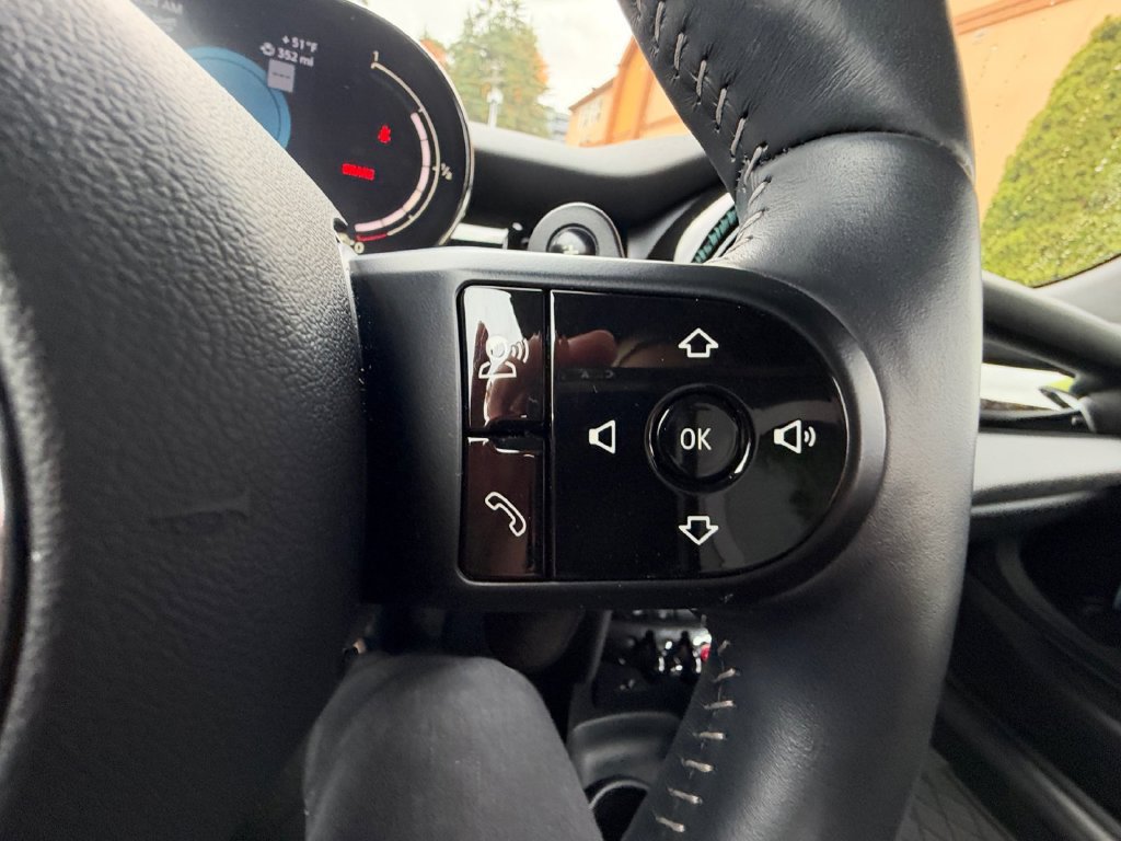 Used 2023 MINI Cooper S w/ Signature Upholstery Package FWD image 26